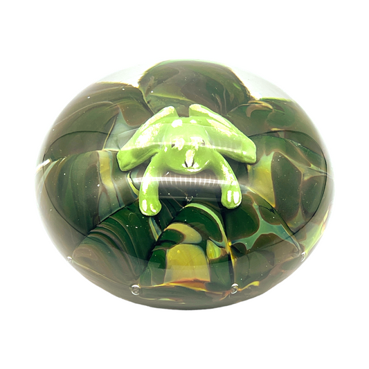 Maude and Bob St Clair Paperweight - Lilly & Frog - Vintage 1971 - 2.5"