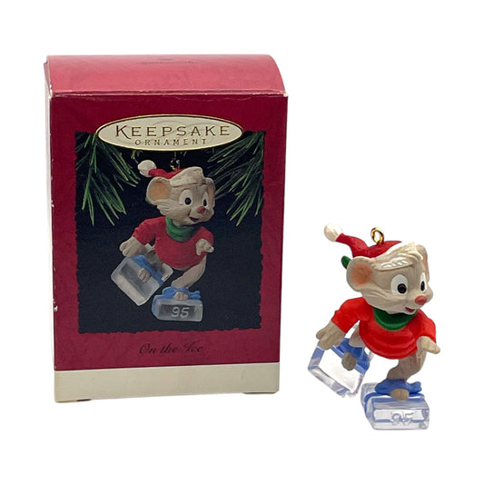 Hallmark Keepsake Ornament - On The Ice - 1995 - 2.19"