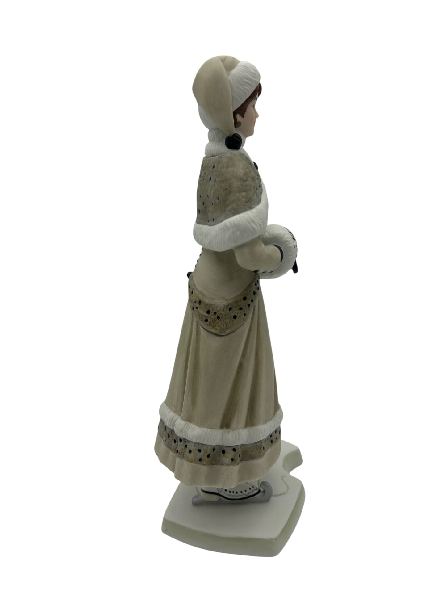 Avon - 2014 Presidents Club Figure Mrs. Albee Award Figurine Statue - NWB - 10"
