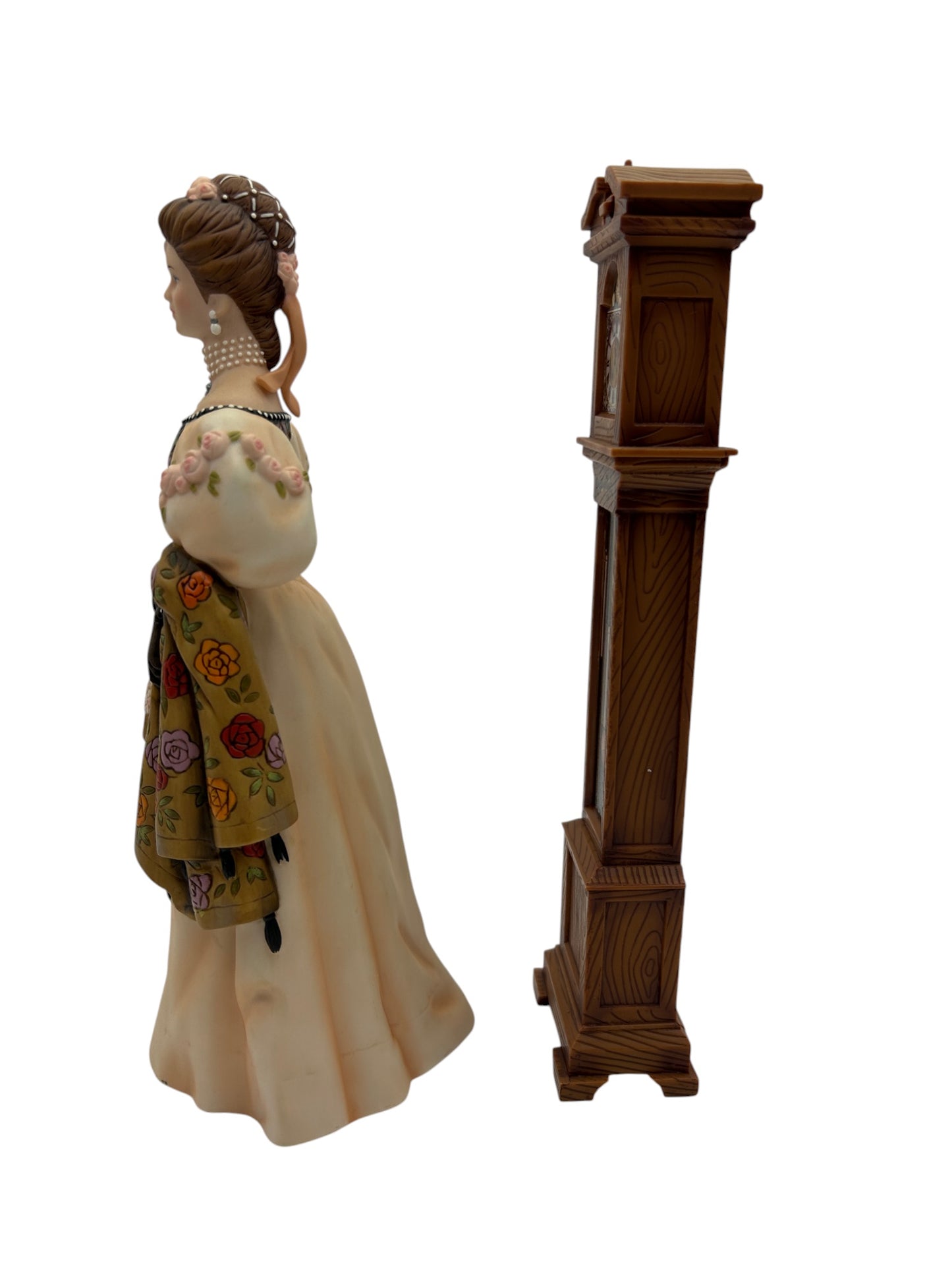Avon - 2000 Presidents Club Figure Mrs. Albee Award Figurine Statue - NWB - 10"