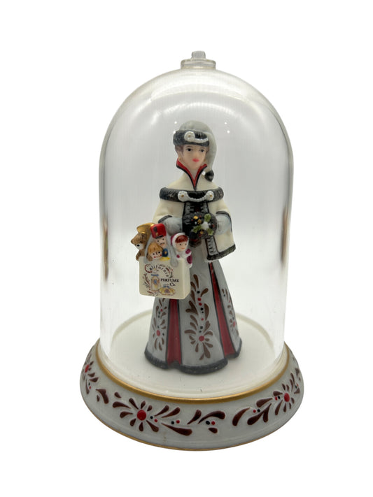 Avon - Miniature - 1999 Presidents Club Mrs. Albee Award Miniature Figurine W/ Glass Dome – 4.75"