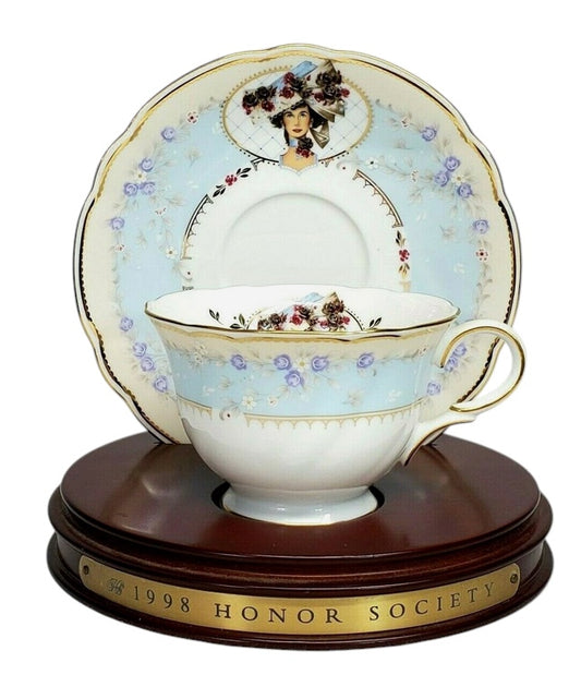 Avon - Honor Society - 1998 Commemorative Mrs. Albee Honor Society Tea Cup & Saucer Set with Stand - NWB - 6"