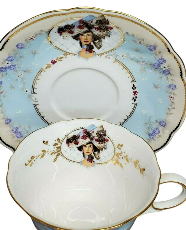 Avon - Honor Society - 1998 Commemorative Mrs. Albee Honor Society Tea Cup & Saucer Set with Stand - NWB - 6"