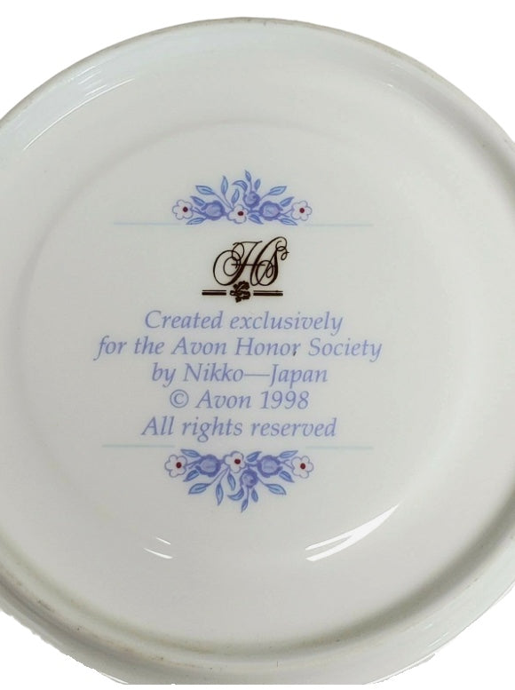 Avon - Honor Society - 1998 Commemorative Mrs. Albee Honor Society Tea Cup & Saucer Set with Stand - NWB - 6"
