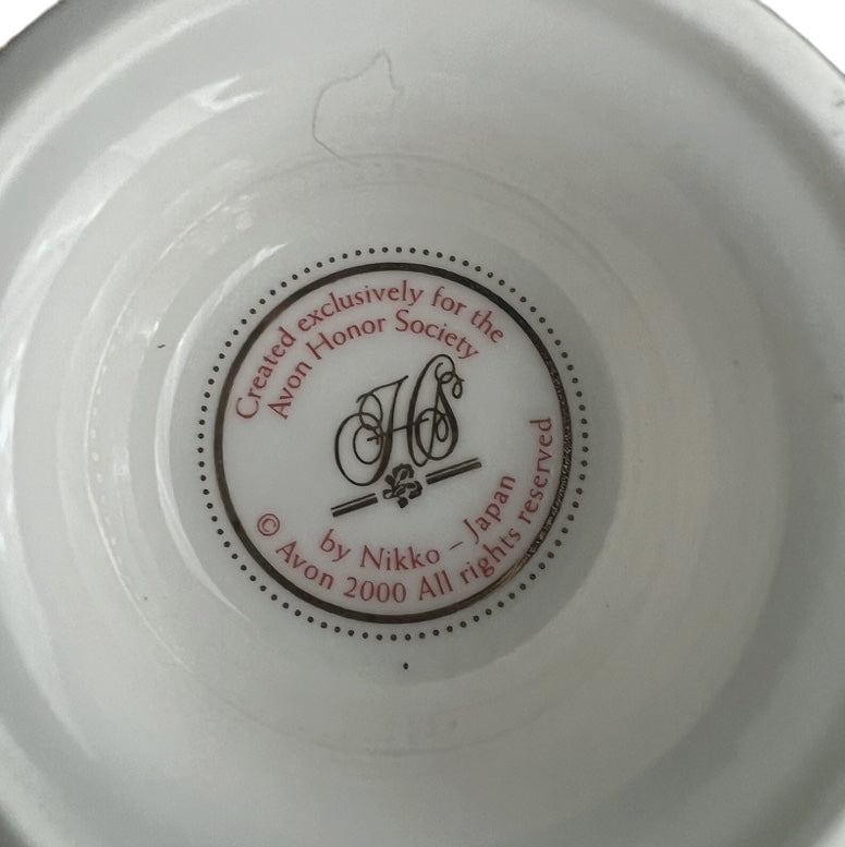 Avon - Honor Society - 2000 Commemorative Mrs. Albee Honor Society Tea Cup & Saucer Set with Stand - NWB - 6"