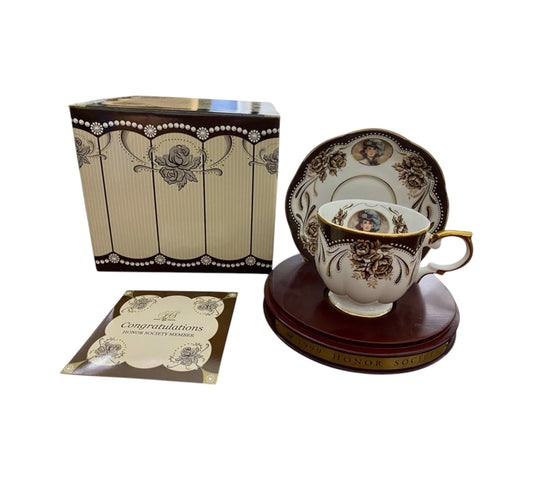 Avon - Honor Society - 1999 Commemorative Mrs. Albee Honor Society Tea Cup & Saucer Set with Stand - NWB - 6"