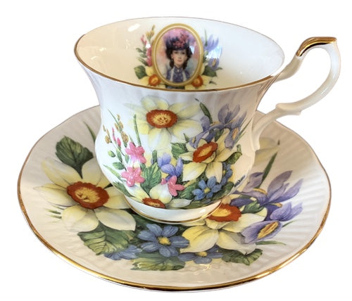 Avon - Honor Society - 1996 Commemorative Mrs. Albee Honor Society Tea Cup & Saucer Set with Stand - NWB - 6"