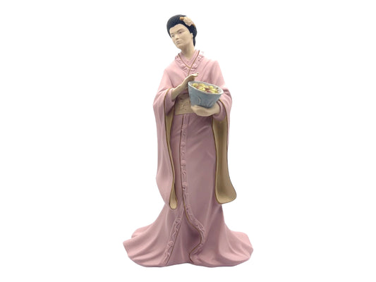 Wedgewood - Pearls Of The Orient Blossom - Hand Decorated - Paul Welch Design - 10"